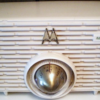 1956 Motorola Model 56H "Torpedo" Radio