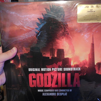 Godzilla (2014) soundtrack vinyl record Red version. - Movies