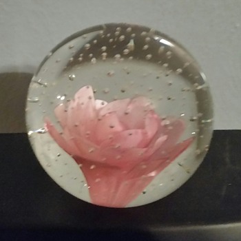 flower paperweights - Art Glass