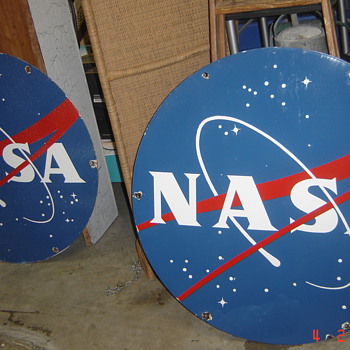 Just in...two porcelain NASA signs circa 1960. - Advertising