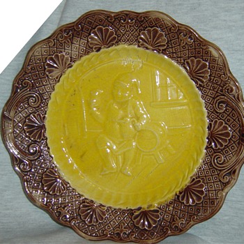 majolica plate - Art Pottery