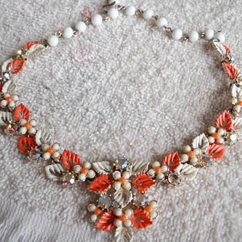 AUTUMN LEAF NECKLACE & BRACELET SET
