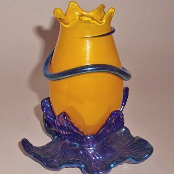 Loetz Water Lily Vase. - Art Glass