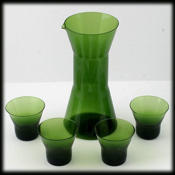 Aseda Moss Green Pitcher and Cocktail Glasses Set Bo Borgstrom 1960s - Art Glass