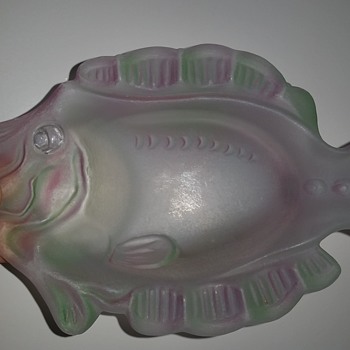 LITTLE GLASS FISH ASHTRAY - Art Glass