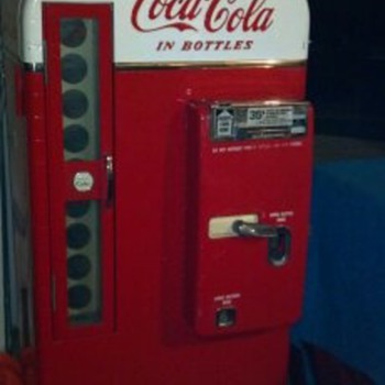 Nice Original Coke Vendo 81 / D - Coca-Cola