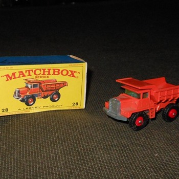 Miniature Matchbox Mack Truck Monday MB 28 - Model Cars