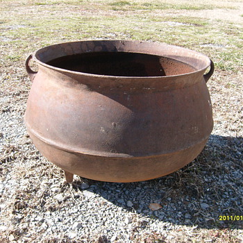 Cast Iron Pot - Kitchen