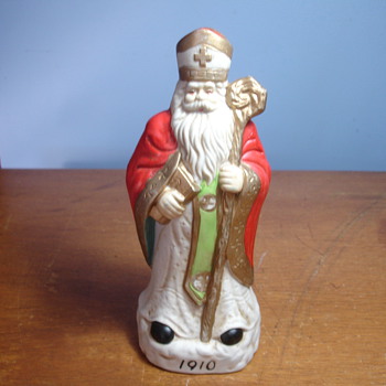 100 year old Santa Claus,St Patrick? No maker marks...Please help. - Figurines