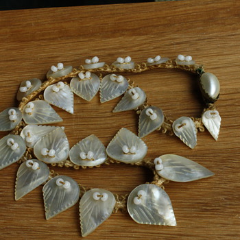 Mother of pearl leaf necklace