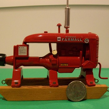 Farmall C powerplant - Model Cars