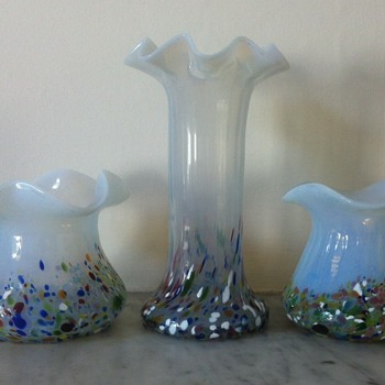 3 Kralik harlequin frit uv glass vases - Art Glass