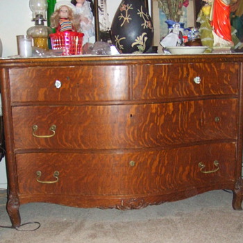Widdcomb Tiger Oak Dresser
