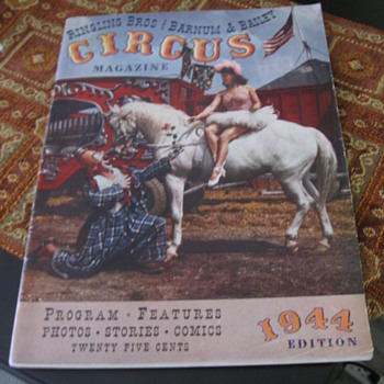 CIRCUS PROGRAM MAGAZINE CIRCA 1944