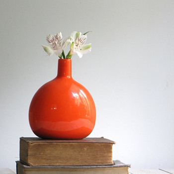 JARU Vase