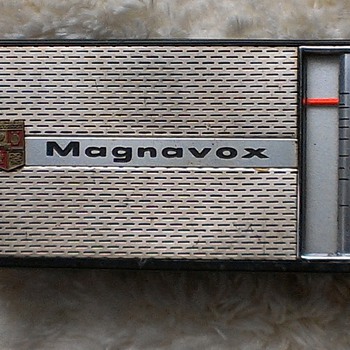 Magnavox AM64 - Radios