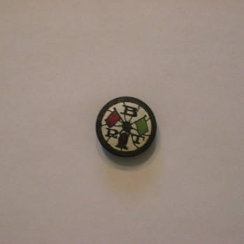 Odd button or clasp - Sewing