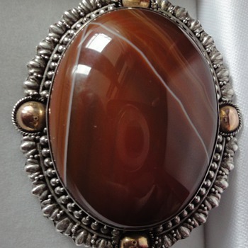 Agate; wonderful stone for antique and modern Jewelry. - Fine Jewelry