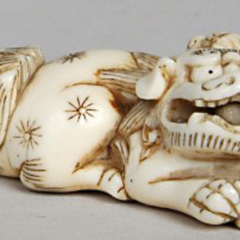 Japanese Meiji Shishi Ivory Netsuke