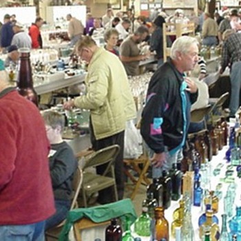 Pix from 2009 Findlay Bottle Show - Bottles