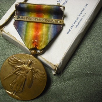 WWI Victory Medal with Defensive Sector Clasp and Box - Military and Wartime