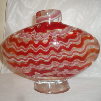 Art Glass Vase i.d please - Art Glass