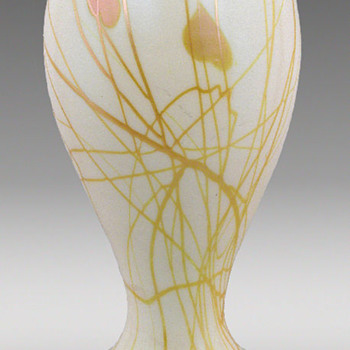 Steuben Alabaster with Gold Aurene Leaf and Vine