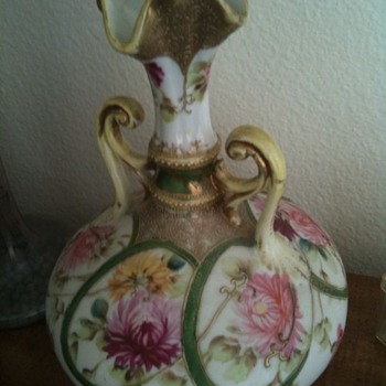 Old vase - China and Dinnerware