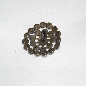 VINTAGE METAL SEWING BUTTON