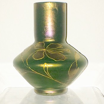 Loetz Russian Green Cabinet Vase, PN II-577, DEK Unknown, Ca 1900 - Art Nouveau