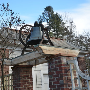 More of neighbor's summer home - Art Pottery