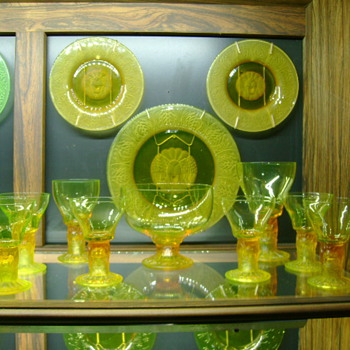 Pukeberg Vaseline Lion Head Goblets and Plates Patented by Jules Venon  - Glassware