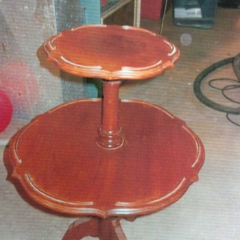 Queen City Wood Works Lamp table