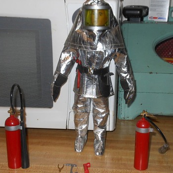 GI Joe Action Pilot Crash Crew Set 1966 - Toys