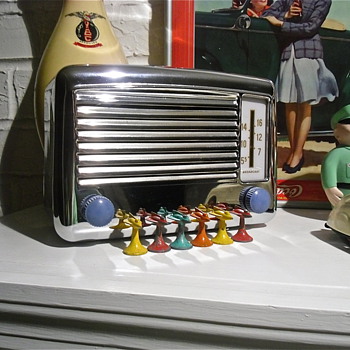 Here's Another Tabletop Mid Century Radio, Wards - Radios