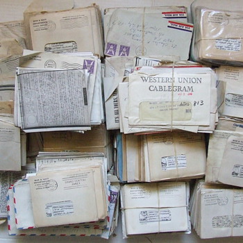  Box of 100's of WW II V-Mail letters - Military and Wartime