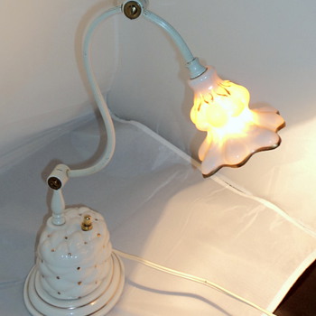 1940's antique Porcelain desk lamp, by Miller Lamp Co.