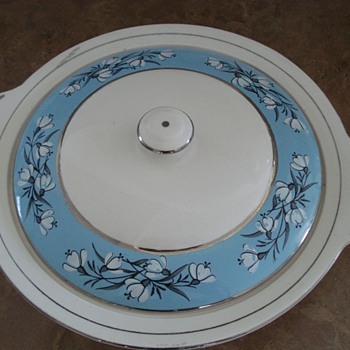 Can you help Identify These marks? - China and Dinnerware