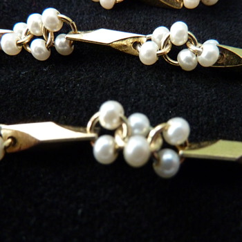 Unusual Chainlink Necklace with Pearl Clusters