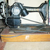 ANTIQUE OLD SEWING MACHINE BY SINGER