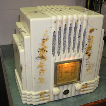 AWA the Fisk Radiolette Table model 29 C 1930's
