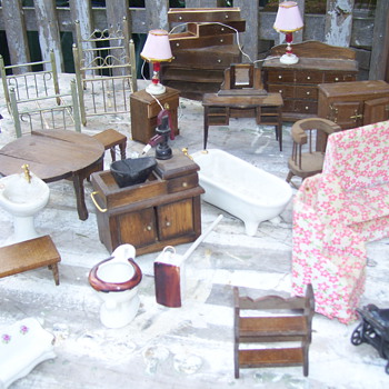 vintage doll house furniture - Dolls