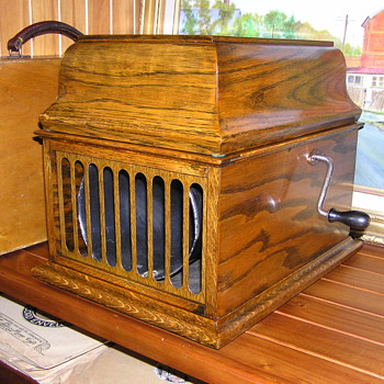 Edison Amberola 30 4 minute cylinder record player
