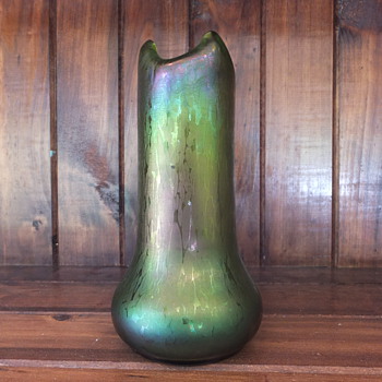Rindskopf Pinched Tricorn Oilspot Vase - Art Glass
