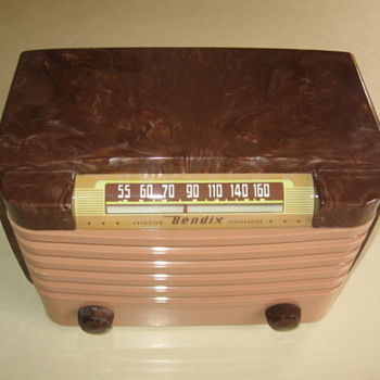1940's  Plasic Swirl Bendix Tube Radio Model 114 from 1948