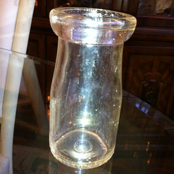 Old quarter pint glass milk bottle rose tinted Reg. Sealed 1 11 14 - Bottles