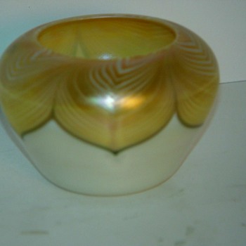 Quezal Rose Bowl Vase c. 1910 - Art Glass