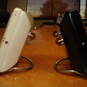 Westclox SPUR alarm clock silencer button placements