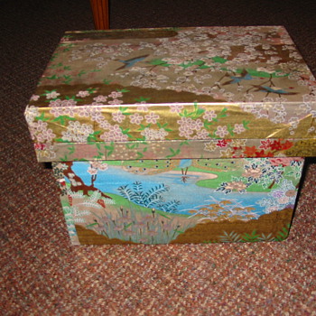 Tea Box from Japan w/ amazing artwork
