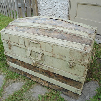 1880's Project Trunk - Furniture